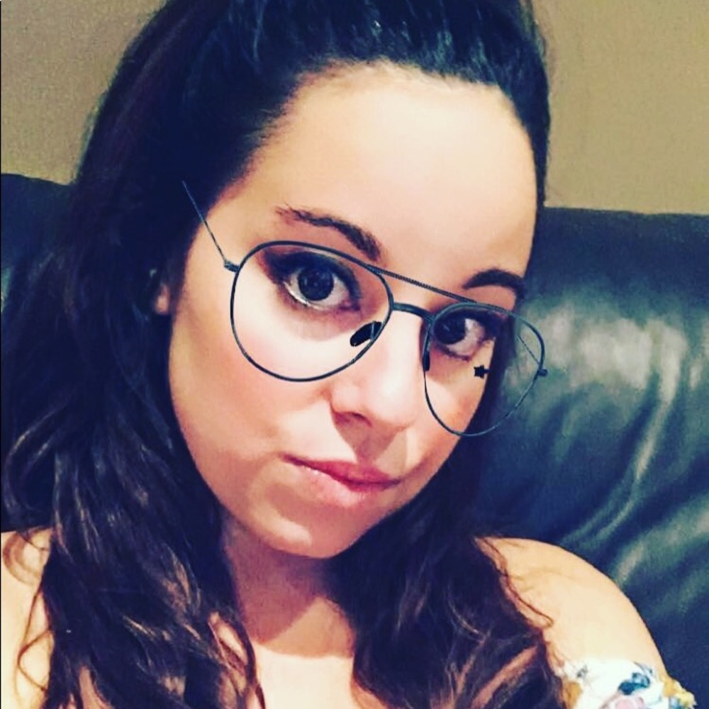 Meet your Posher, Tiffany